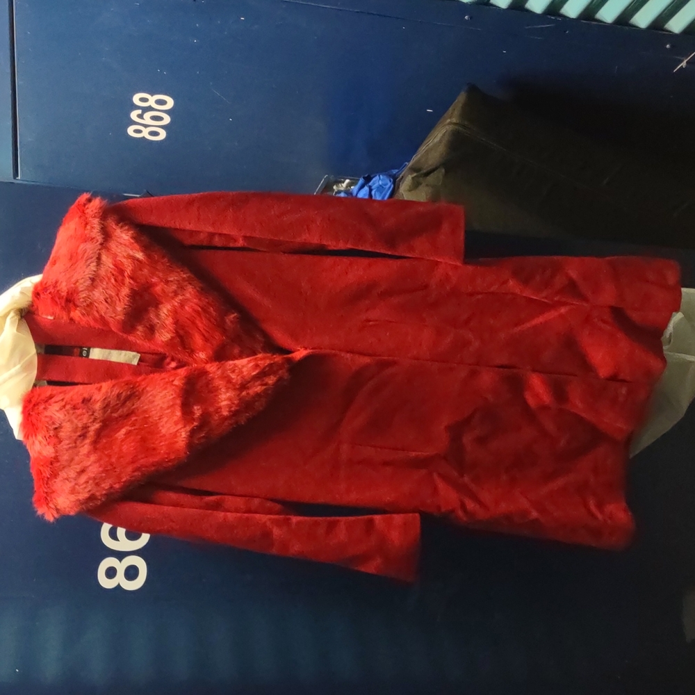 Vintage Red Bebe Trench coat with a 🐇 Rabbit fur collar Size Small